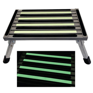 Illuminating folding caravan camping step